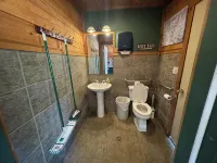 5 Elk Lodge ROMANTIC Log Cabin in the woods. Hot Tub & Wood Burning Fire Place.