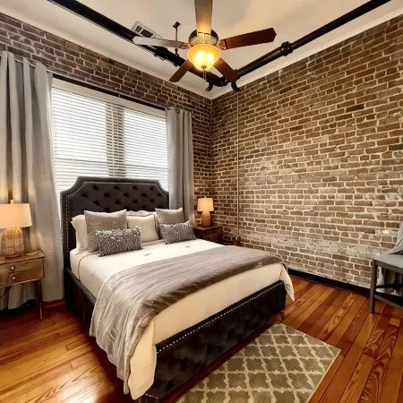 Unit A - 2-bedroom 2 bath condo in wonderful Downtown Hammond with AC, WiFi