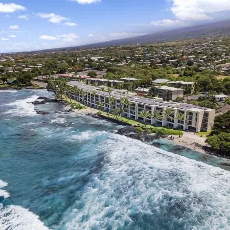 Beautiful Oceanfront Two Bedroom Condo with A/C!