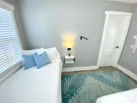 Block to Beach! Fossil Hunting, Hot Tub, Coffee Bar, Screened Deck, 1hr to DC