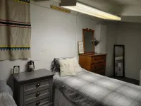 Mountain Escape: Charming Catskills Apartment in Downtown Margaretville - واي فاي