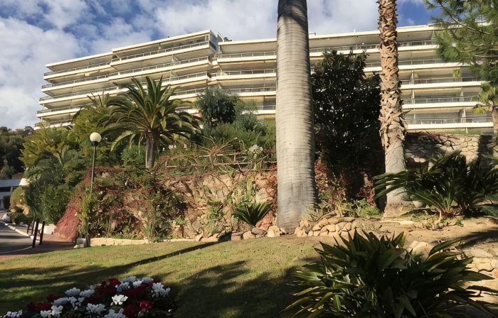 SUPER CANNES / GOLFE JUAN LUXURY APARTMENT SEA IMPRENABLE SEA. PRIVATE FLOOR