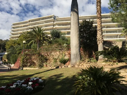 SUPER CANNES / GOLFE JUAN LUXURY APARTMENT SEA IMPRENABLE SEA. PRIVATE FLOOR