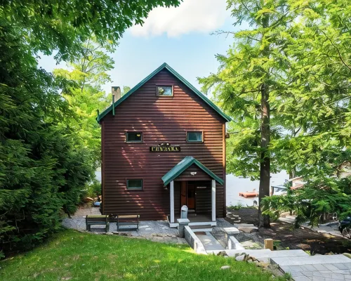 Maple Cove Lodge on Lake Sebago Waterfront! Hotels in Casco