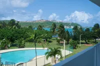 Private Island 1BR Condo with Oceanview, Pool View, 500MB WiFi & A/C - Uima-altaat