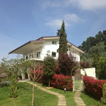 Villa Sara near the Tuscan cities of art and the beautiful beaches in Versilia