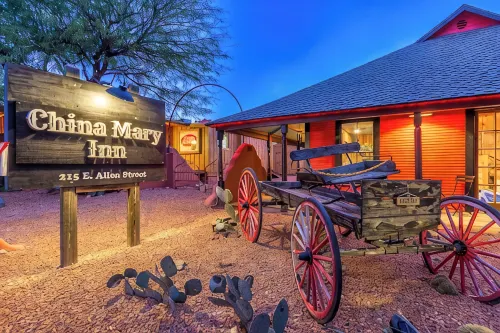 China Mary Inn: "Doc Holliday Suite" Charming 2-bedroom in heart of Tombstone - 3-Star