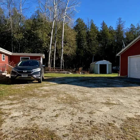 Waterfront gem, sandy beach, modern kitchen, large great room, free firewood
