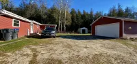 Waterfront gem, sandy beach, modern kitchen, large great room, free firewood