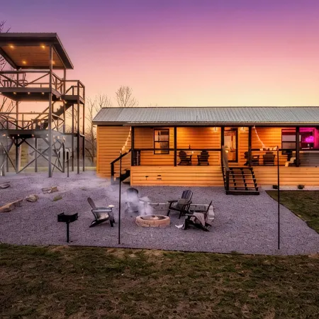 Stunning Views! Tower & HotTub