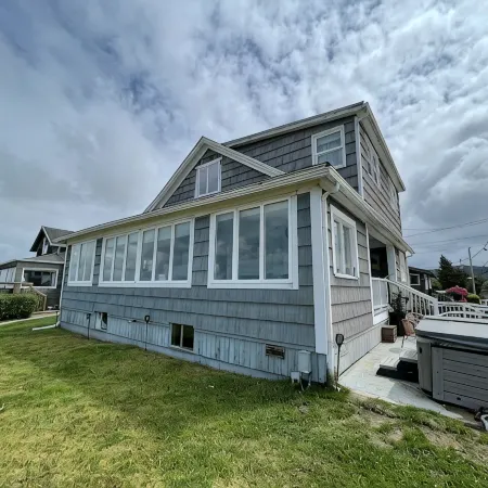Seaside Beachfront Home on Prom