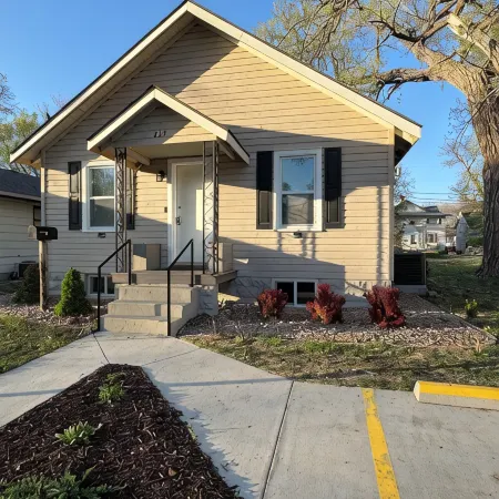 5-Bedroom House in Hays with AC, WiFi