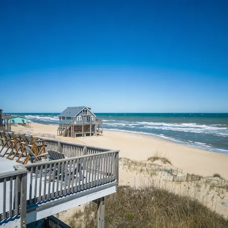 Oceanfront w/Hot Tub and Rooftop Deck - Panoramic Views!