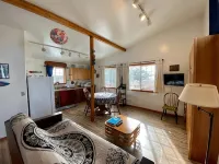 THE GARDEN SHED -  A HOMER SEASIDE COTTAGE - บังกะโล