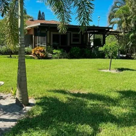 Charming 2 bed, 2 bath house, with den.  Screened lanai, 1.5 miles to the beach
