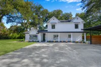 Modern Farmhouse on the Guadalupe River in Seguin, TX! - Wi-Fi