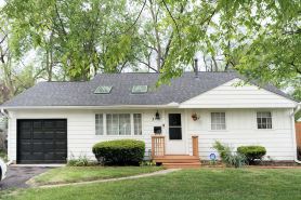 Go Buckeyes!Stylish 3-Level Haven Near OSU,PS5,Skylight, Fully Fenced Backyard