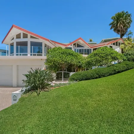 Forster- Beachfront Views & Pool -Jewel of the Sea