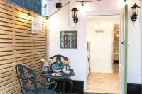 Entire Harbourside Lodge and Courtyard, just a few feet from Mevagissey Harbour - Apartments