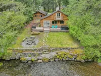 Creekside Cabin @ Mt. Rainier with Hot Tub and Game Room - Hytter