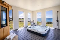 Saltwater - Absolute Oceanfront, Hot Tubs, Sauna, Fire Pits - Homestays