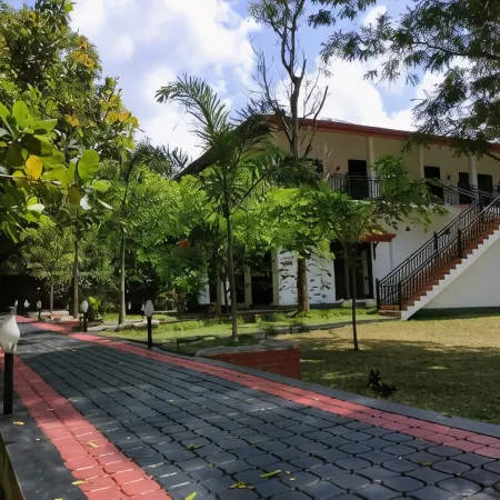 Sigiriya Cashew Palace Resort