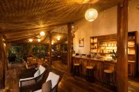 Miraaya Wellness and Golf Resort - С баром