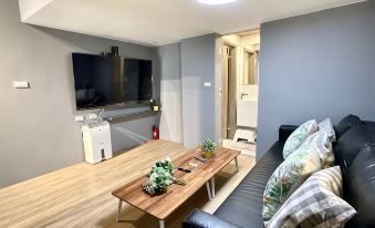 Kaohsiung Good Day 911 Homestay Sleeps 22/KTV