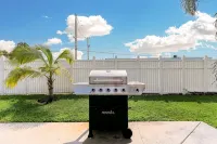 Pool Home W Beautiful Tiki Hut - 3 Bed 3 Bath. 1 Mile from Beach!