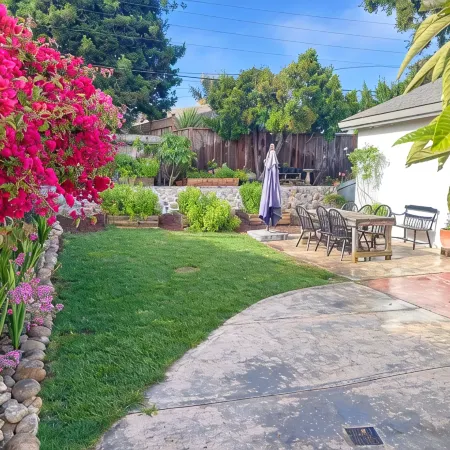 Family Friendly Homestead + 2 Aquarium Passes located 25 minutes from Monterey