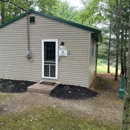 Friendly Fawn Sleeps 4, or Rent All 4 for 20. Horseback Riding Across the Rd!