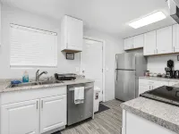 Remodeled 3 bedroom/ 2 story with AC Hotels in Olympia