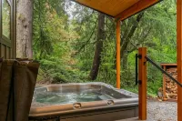 Bearfoot chalet. Sleeps 6/ Hot tub - 4-Star