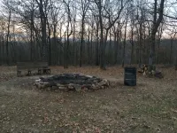 RECENTLY UPDATED Lake Texoma Private Acreage! Sleeps 8. Pet Friendly. 3 acres.