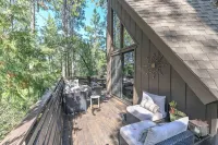 Chalet in Stanislaus National Forrest near Murphys w/ privacy and canyon views