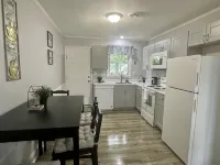 Apt. near Downtown Greenville (2BR/1BA, 3 beds) Hotels in Dunean
