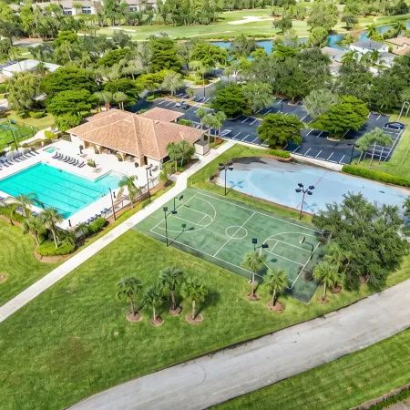 Gorgeous Stoneybrook Home with Private Pool, Lake, Golf Course, 2 King Beds!