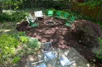 Walking distance to the beach! Summer dates available. Grill, Deck & Fire Pit! - balcony