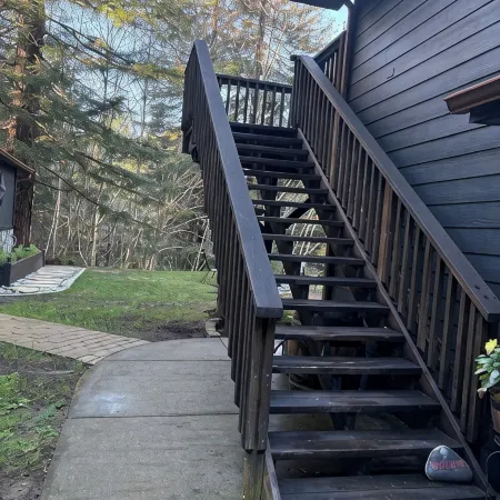 Chalet in the Majestic Redwoods 5 mins to Redwood National parks & Smith River.