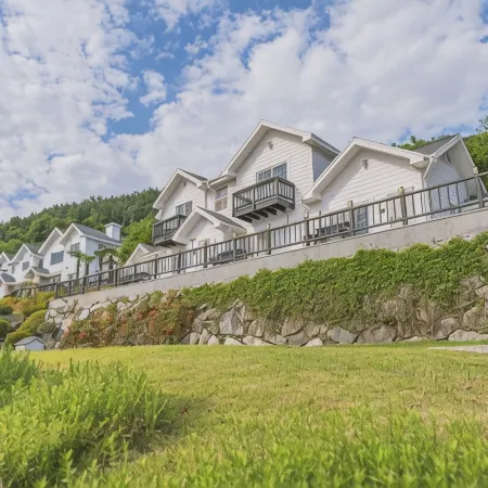 Namhae Olive Pension