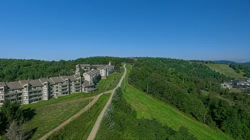 Seven Springs Stoneridge 3 Bedroom Standard Condo - Ski-in Out, Pet Friendly! - Apartments