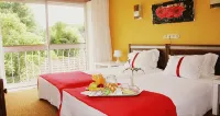 Corredoura Garden Hotel di 