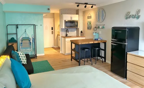 20% OFF!! - Pretty King Bed Ocean View Studio In Daytona Beach! - Apartments