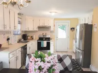 Relax by Oak Bluffs Harbor, enjoy your 3-bedroom East Chip retreat Hotels in Oak Bluffs