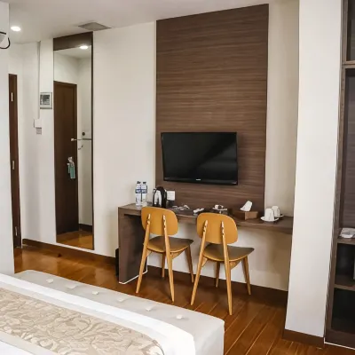 Hana Hotel Hotels near First Club