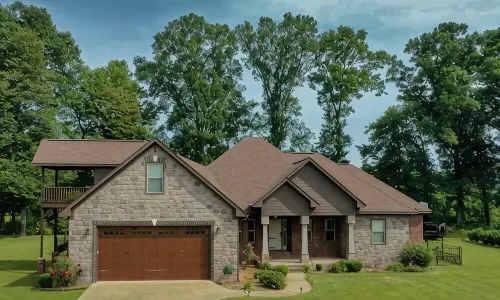 Beautiful House on the River! Book now for Spring & Summer 2025! - 3-Star