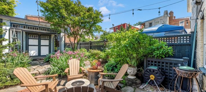 Garden Retreat on Carroll Creek + Free Parking โรงแรมในเฟรเดอริค