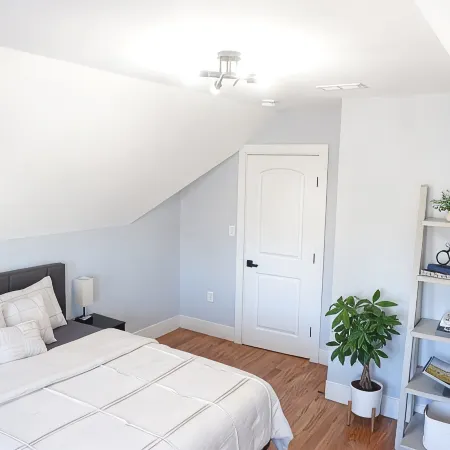 Modern 5BR 3BA • Retreat Near Subway & Downtown • Free Parking