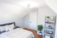 Modern 5BR 3BA • Retreat Near Subway & Downtown • Free Parking - balcone
