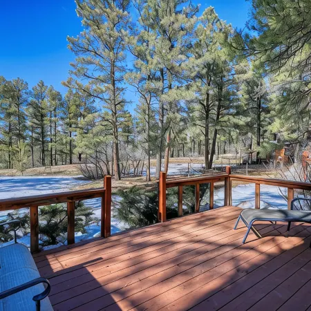 Whispering Pines Canyon Retreat - Pet friendly